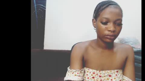 Snapshot of cumebony_petit chatting on 04/29/26, 05:30 cumebony_petit online show from 04/29/26, 05:30