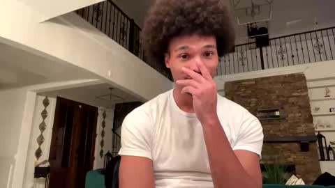 Snapshot of cumhere999 chatting on 12/22/25, 02:30 G BABY online show from 12/22/25, 02:30