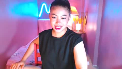 Snapshot of cummdumpapril chatting on 02/07/25, 01:25 cummdumpapril online show from 02/07/25, 01:25