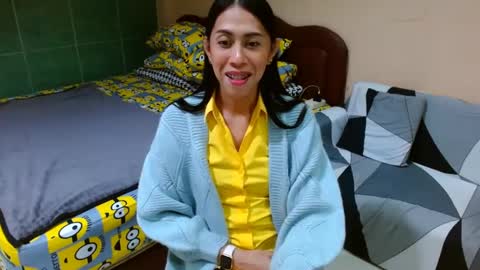 Snapshot of cummleahcumm chatting on 12/16/24, 07:04 Leah Vergara online show from 12/16/24, 07:04