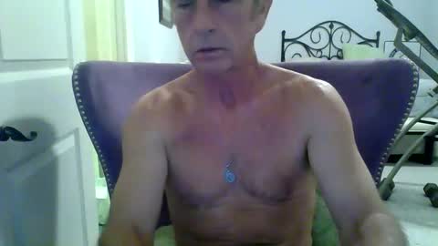 Snapshot of cumngetit910 chatting on 06/08/26, 06:52 cumngetit910 online show from 06/08/26, 06:52