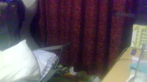 Snapshot of cumnridewa chatting on 05/13/26, 10:17 cumtowa online show from 05/13/26, 10:17