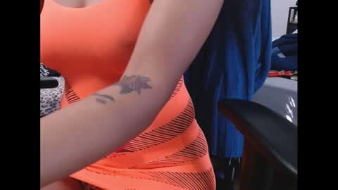 Snapshot of cumplzqueen chatting on 01/17/26, 07:17 Nia Reese online show from 01/17/26, 07:17