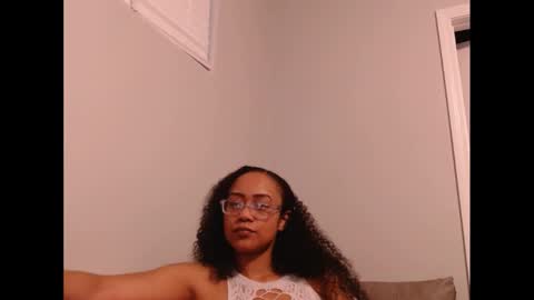 Snapshot of cumplzqueen chatting on 02/17/26, 03:25 Nia Reese online show from 02/17/26, 03:25