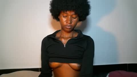 Shiiro online show from 11/08/25, 12:16