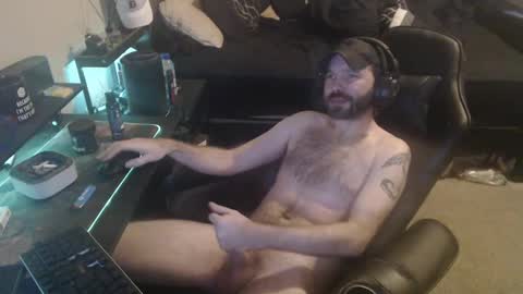 Snapshot of cumslinger2003 chatting on 12/14/24, 02:31 cumslinger2003 online show from 12/14/24, 02:31