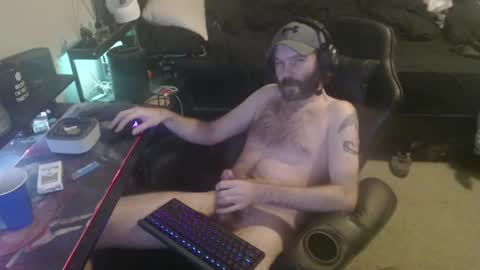 Snapshot of cumslinger2003 chatting on 01/11/25, 02:04 cumslinger2003 online show from 01/11/25, 02:04