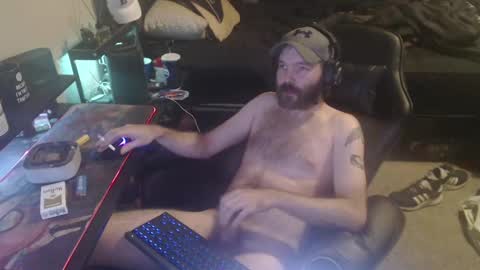 Snapshot of cumslinger2003 chatting on 01/17/25, 08:56 cumslinger2003 online show from 01/17/25, 08:56