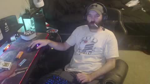 Snapshot of cumslinger2003 chatting on 01/20/25, 09:24 cumslinger2003 online show from 01/20/25, 09:24