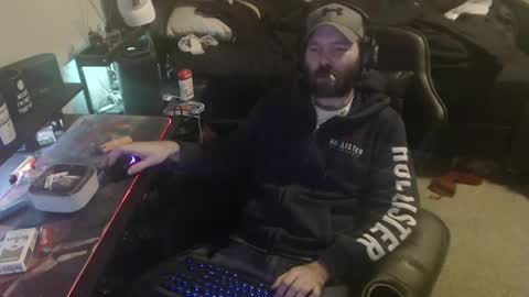 Snapshot of cumslinger2003 chatting on 01/22/25, 02:14 cumslinger2003 online show from 01/22/25, 02:14