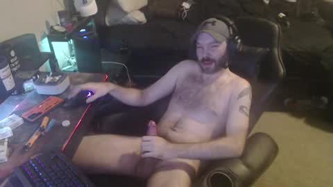 Snapshot of cumslinger2003 chatting on 01/31/25, 02:17 cumslinger2003 online show from 01/31/25, 02:17