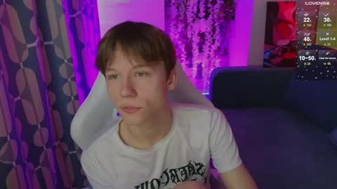 Snapshot of cumte_boy chatting on 06/08/26, 04:35 cumte_boy online show from 06/08/26, 04:35