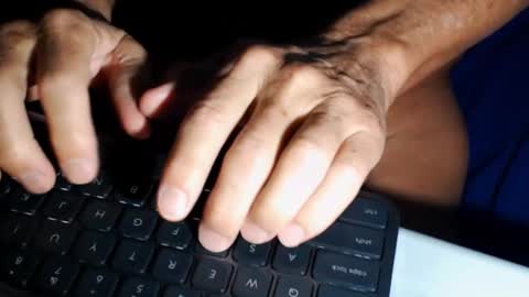 Snapshot of cumtwo2 chatting on 02/09/25, 01:44 chattrbatr online show from 02/09/25, 01:44