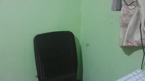 cumwhore4uxox online show from 11/10/25, 10:03