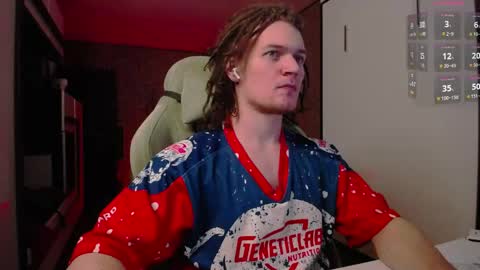 Snapshot of cumzan_ chatting on 05/19/26, 01:56 Tarzan online show from 05/19/26, 01:56