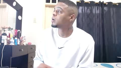 dominic and julieta... independent models online show from 10/07/25, 11:40