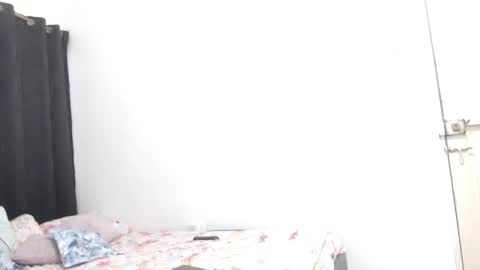 dominic and julieta... independent models online show from 12/18/25, 11:16