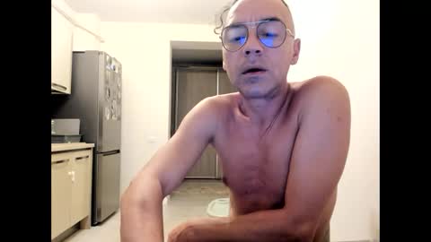 Snapshot of cuplu29 chatting on 12/16/24, 05:27 maria  alex online show from 12/16/24, 05:27
