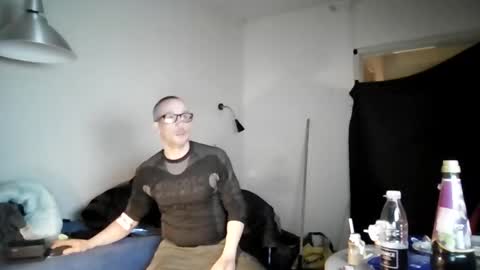 Snapshot of curced25 chatting on 11/29/25, 03:42 curced25 online show from 11/29/25, 03:42