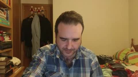 Snapshot of curiosillo1983 chatting on 05/04/26, 03:30 curiosillo1983 online show from 05/04/26, 03:30
