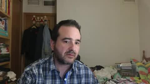 Snapshot of curiosillo1983 chatting on 05/27/26, 04:26 curiosillo1983 online show from 05/27/26, 04:26