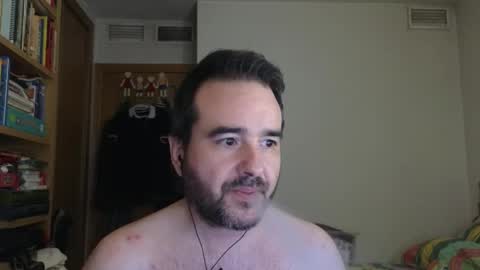 Snapshot of curiosillo1983 chatting on 05/30/26, 11:40 curiosillo1983 online show from 05/30/26, 11:40