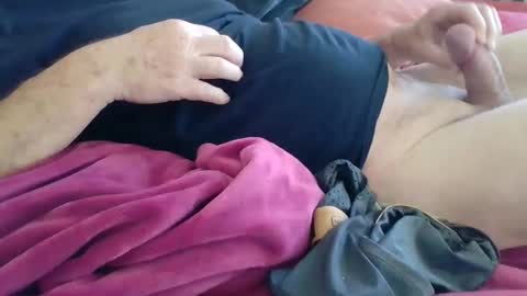 Snapshot of curiosthings chatting on 10/11/25, 07:51 curiosthings online show from 10/11/25, 07:51