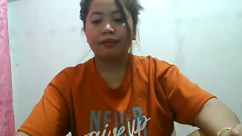 Snapshot of curious_girl247 chatting on 01/02/25, 12:13 curious_girl247 online show from 01/02/25, 12:13