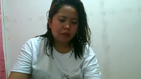 Snapshot of curious_girl247 chatting on 01/12/25, 04:52 curious_girl247 online show from 01/12/25, 04:52