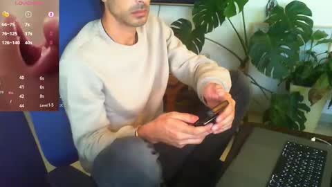 Snapshot of curiousgenie chatting on 10/08/25, 02:47 curiousgenie online show from 10/08/25, 02:47