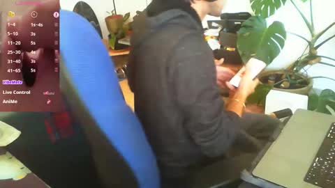 Snapshot of curiousgenie chatting on 10/30/25, 09:44 curiousgenie online show from 10/30/25, 09:44