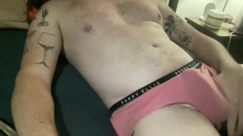 Snapshot of curiousmax18 chatting on 10/28/25, 11:51 Maxx online show from 10/28/25, 11:51