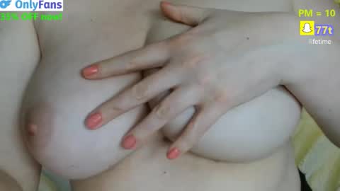 Snapshot of curiousneighbour chatting on 02/26/26, 04:22 FREE Instagram dancingneighbour online show from 02/26/26, 04:22