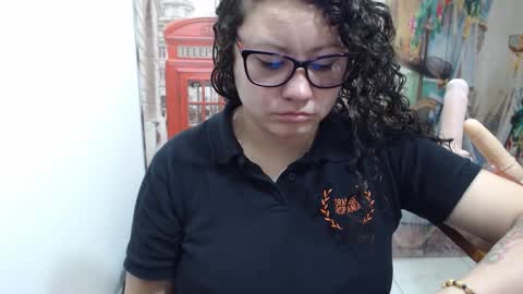 Snapshot of curly_greeneyed chatting on 10/22/25, 06:51 Vannesa online show from 10/22/25, 06:51