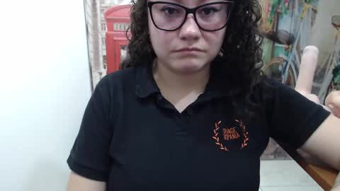 Snapshot of curly_greeneyed chatting on 10/29/25, 07:15 Vannesa online show from 10/29/25, 07:15