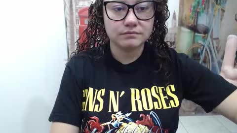 Snapshot of curly_greeneyed chatting on 11/18/25, 08:35 Vannesa online show from 11/18/25, 08:35