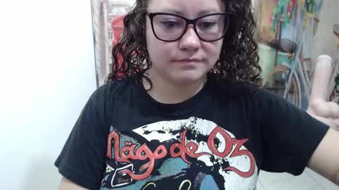 Snapshot of curly_greeneyed chatting on 11/20/25, 07:24 Vannesa online show from 11/20/25, 07:24