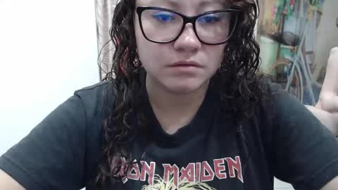 Snapshot of curly_greeneyed chatting on 12/01/25, 08:58 Vannesa online show from 12/01/25, 08:58