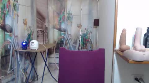 Snapshot of curly_greeneyed chatting on 02/03/26, 07:30 Vannesa online show from 02/03/26, 07:30