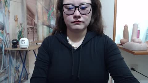 Snapshot of curly_greeneyed chatting on 02/12/26, 06:36 Vannesa online show from 02/12/26, 06:36