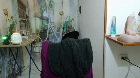 Vannesa online show from 04/22/26, 02:36