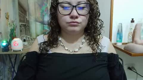 Vannesa online show from 04/24/26, 03:42