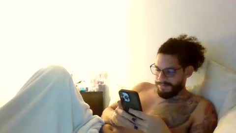 Snapshot of curly_louis chatting on 10/04/25, 11:47 curly_louis online show from 10/04/25, 11:47