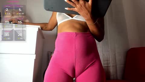 Snapshot of curly_sweett chatting on 02/22/25, 02:30 Curly - OF- CURLY SWEETT online show from 02/22/25, 02:30