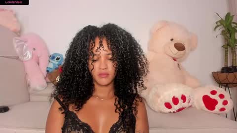Snapshot of curly_sweett chatting on 06/05/26, 11:27 Curly - OF- CURLY SWEETT online show from 06/05/26, 11:27