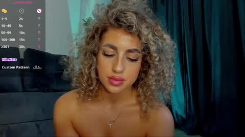 Snapshot of curlyanto chatting on 12/06/24, 01:51 Antonia online show from 12/06/24, 01:51