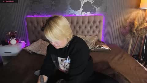 CurlyDreams online show from 10/20/25, 05:30