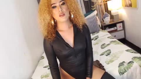 Snapshot of curlysmith chatting on 01/26/25, 05:13 chantel online show from 01/26/25, 05:13