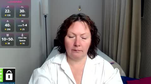 Snapshot of curvy_girlz chatting on 09/28/25, 04:23 curvy_girlz online show from 09/28/25, 04:23