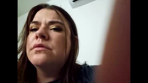 Curvyandthic online show from 05/05/26, 06:21